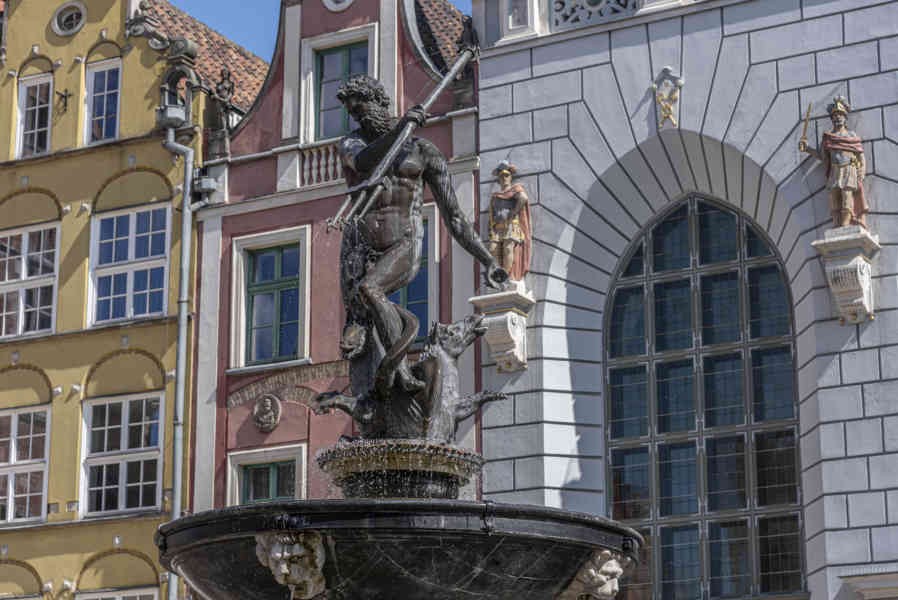 Polonia - Gdansk 024 - fuente de Neptuno.jpg